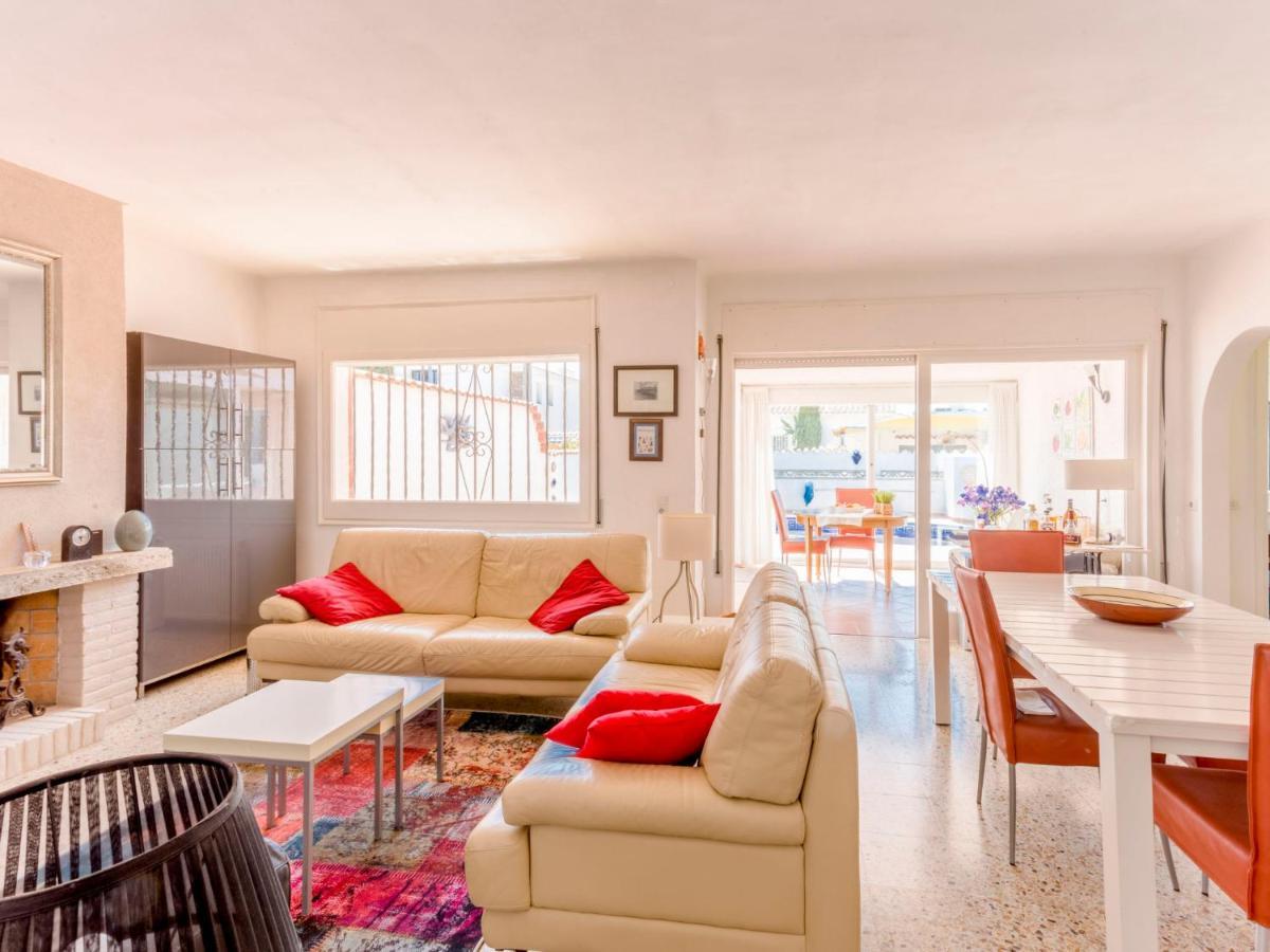 Holiday Home Peni By Interhome Empuriabrava Exterior photo